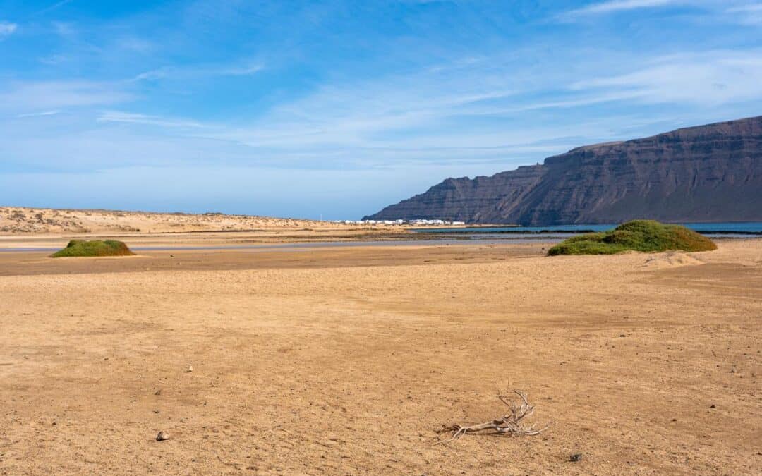 La Graciosa en un día: qué ver, playas y ruta recomendada 0 (0)